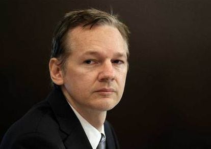 El fundador de Wikileaks podría tener acceso dentro de prisión a un ordenador móvil sin conexión a Internet.