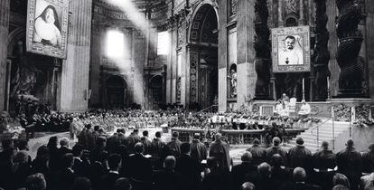 En la monumental bas&iacute;lica de San Pedro, el centro neur&aacute;lgico de las ceremonias, se celebran las beatificaciones, como esta de 2005.