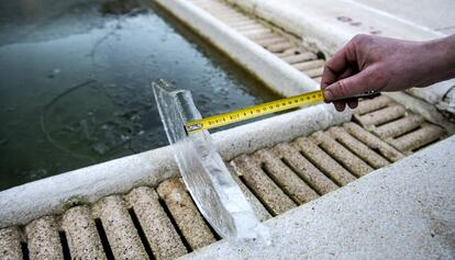 Gel a les piscines municipals de Sant Hilari Sacalm.