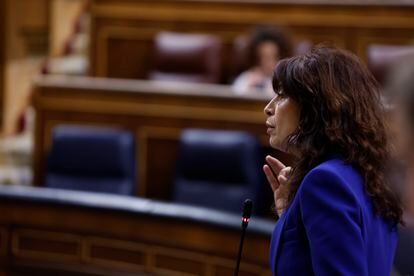 La ministra de Igualdad estalla a gritos de “vergüenza” contra la intervención de un diputado del PP