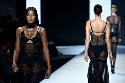 Naomi Campbell fue la encargada de cerrar el desfile de Dolce & Gabbana en la semana de la moda milanesa.