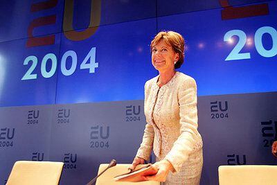 La comisaria europea de Competencia, Neelie Kroes, durante una comparecencia el pasado agosto.