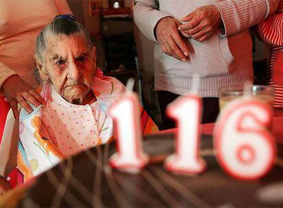 María Díaz Cortés, que vive en el asentamiento chabolista de El Vacie, en Sevilla, celebra su 116 cumpleaños.