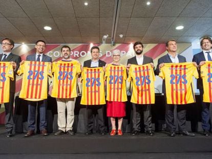 Els aspirants a la presidència del Barça, amb la samarreta del 27-S.
