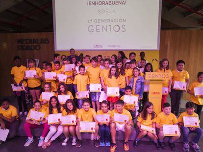 La primera generación de niños formados en el proyecto GENIOS fue premiada con un diploma en la GENIOS Party celebrada en Madrid.