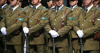 Oficiales carabineros de Chile.