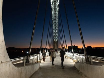 Imagen del puente Lusitania, en Mérida (Badajoz).