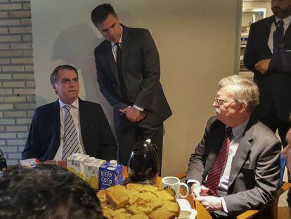 El secretario de Seguridad estadounidense John Bolton desayuna con el presidente electo de Brasil Jair Bolsonaro