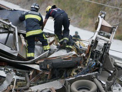 Imagen del estado en el que quedaron algunos vagones del Alvia a Santiago.