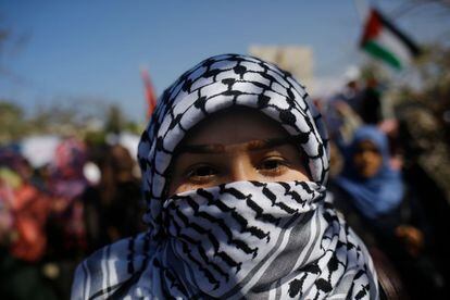 Una mujer palestina durante una manifestación por el Día de la Mujer en Gaza. 