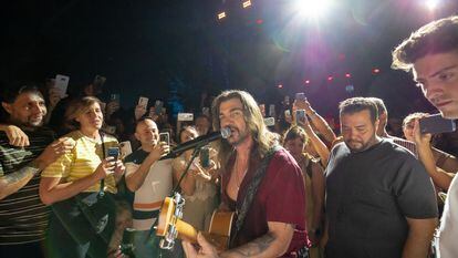 Juanes, durante un momento de su concierto en Madrid.