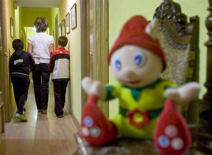 Los pisos están decorados de forma alegre para intentar que los niños tengan sensación de familiaridad.