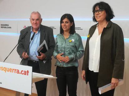 En el centro, Marta Vilalta, portavoz de ERC.