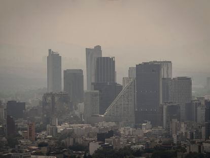 Vista de la contaminación en Ciudad de México, desde la Torre Latinoamericana, el pasado 4 de mayo.