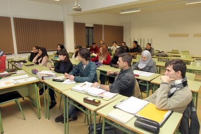 Alumnos de la escuela de adultos Borja Moll, de Inca (Mallorca).