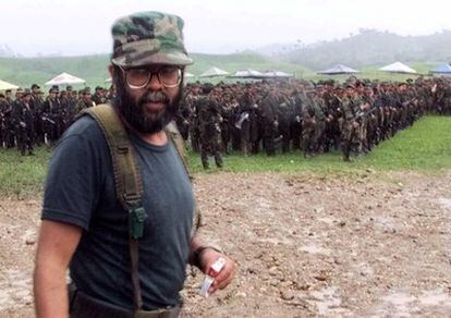 El líder de las FARC, Alfonso Cano, en una fotografía de abril de 2000.