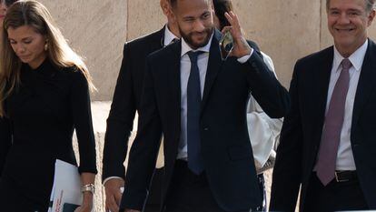 El delantero brasileño del Paris Saint-Germain, Neymar Da Silva, a su llegada a la Audiencia de Barcelona, el pasado octubre.