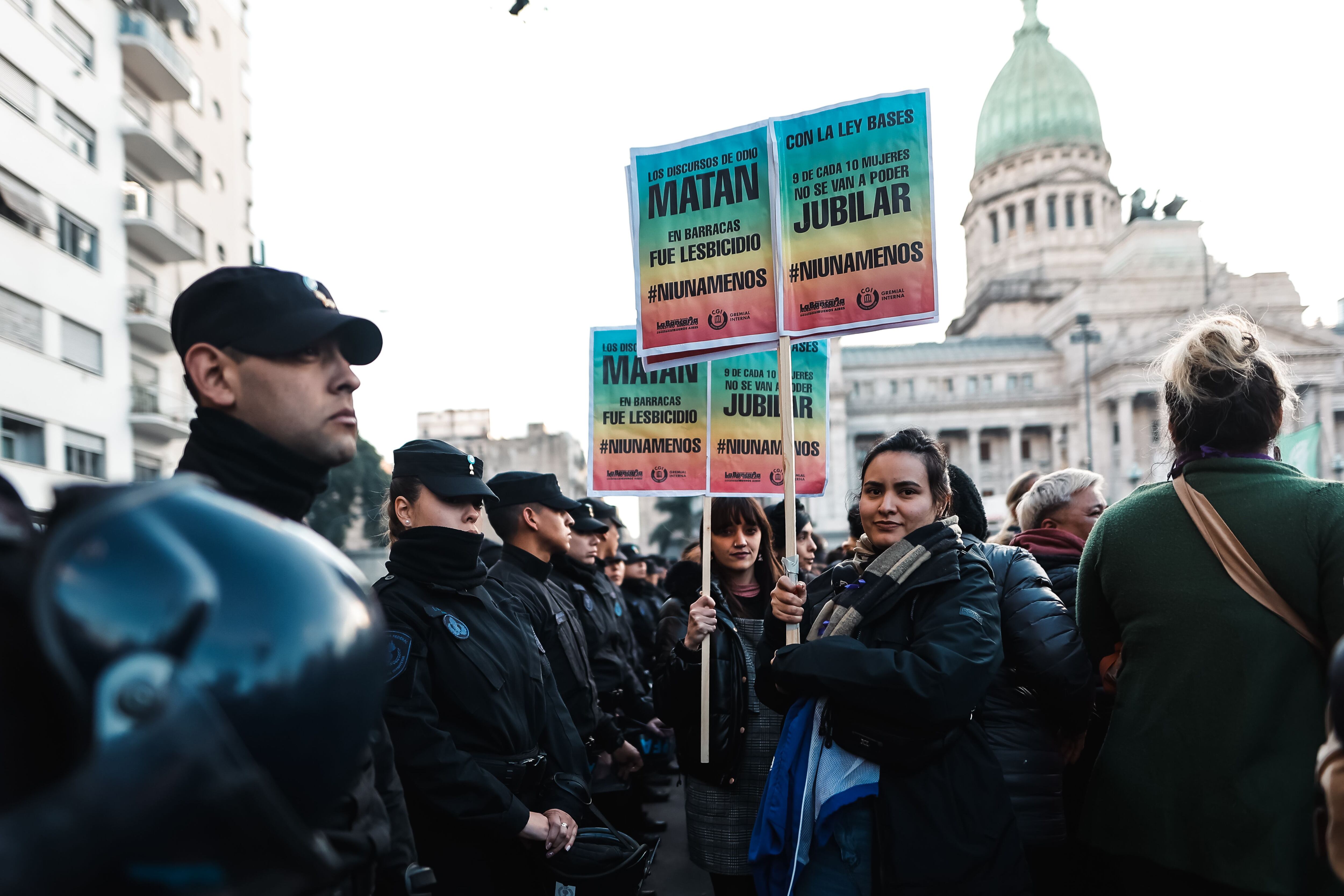 Milei desmantela en seis meses de gestión décadas de políticas feministas y de género en Argentina