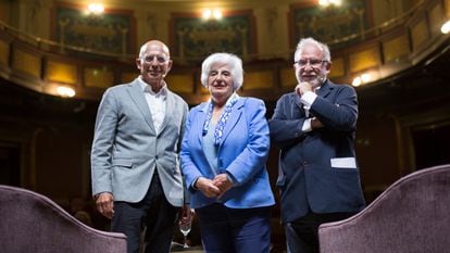 José Manuel Gómez Benites, Francisca Sahuquillo y Luis R. Aizpeolea.