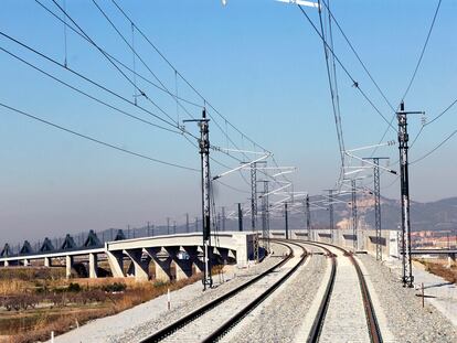 Viaducto de Sant Boi, concluido en 2005, en la línea de alta velocidad Madrid-Barcelona.