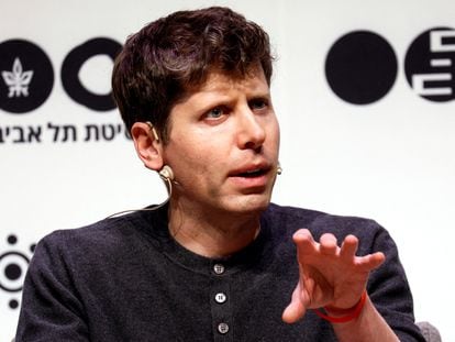 FILE PHOTO: Sam Altman, CEO of Microsoft-backed OpenAI and ChatGPT creator speaks during a talk at Tel Aviv University in Tel Aviv, Israel June 5, 2023. REUTERS/Amir Cohen/File Photo