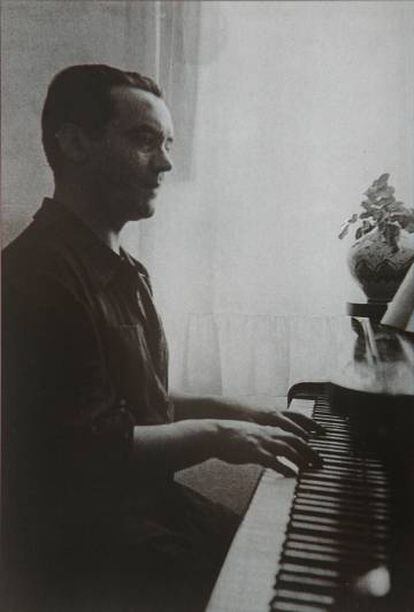 Lorca al piano.