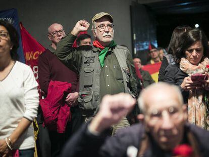 Participantes ayer en el homenaje de Barcelona a las Brigadas Internacionales.