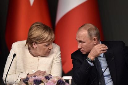 Former German Chancellor Angela Merkel and Russian President Vladimir Putin at a summit in Istanbul in 2018 to seek a solution to the war in Syria.