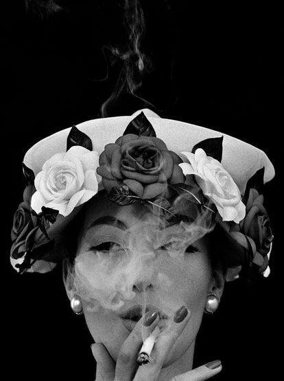 'Hat + 5 Roses', París (Vogue), 1956