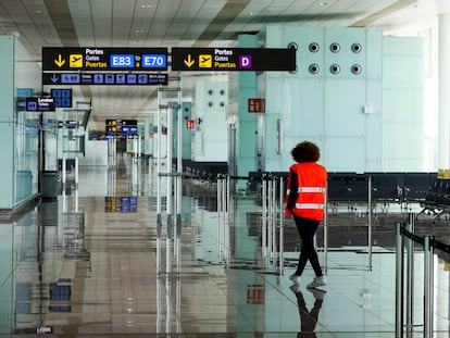 Terminal 1 del aeropuerto de El Prat, en Barcelona, este jueves.