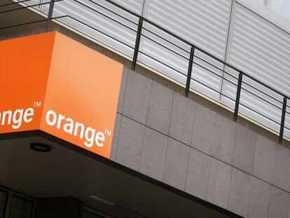 Orange y los sindicatos cierran el acuerdo del ERE