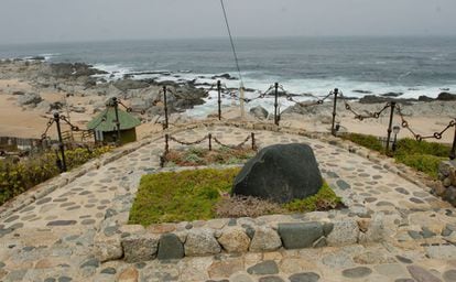 Vista de la tumba del poeta Pablo Neruda en Isla Negra, Chile, tomada en marzo de 2013.