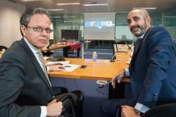 A la izquierda, Paulo Morgado, consejero delegado de Capgemini en España, junto a Daniel Suardiaz, responsable de transformación digital de la consultora, durante un momento de la sesión.