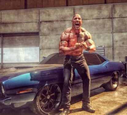 'The Rock en el rodaje de la saga 'Fast and Furious'.