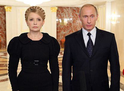 El primer ministro ruso, Vladímir Putin, y la primera ministra ucrania, Yulia Timoshenko