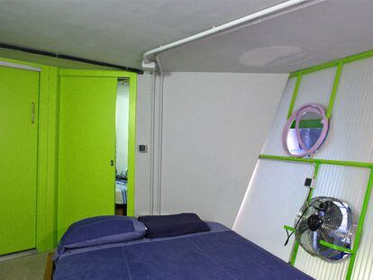 Un dormitorio de la<i> Tupper Home</i>.