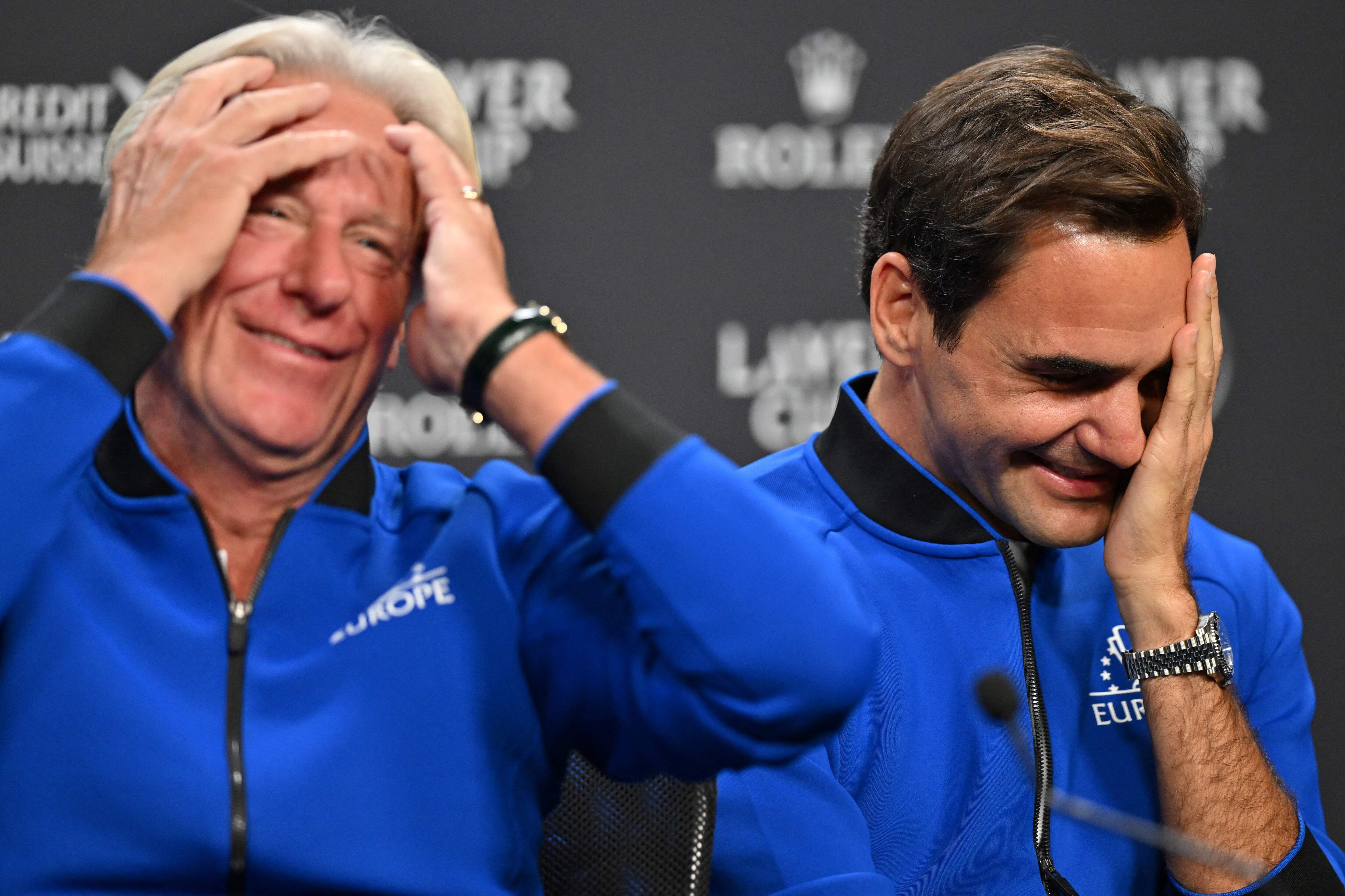  Roger Federer (a la izquierda) y el entrenador del equipo europeo Bjorn Borg, en un momento de la rueda de prensa.