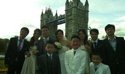 Una familia china celebra su boda en Parque Europa de Torrej&oacute;n de Ardoz.