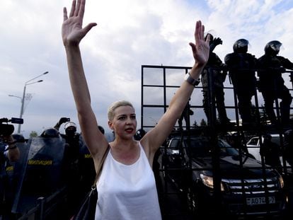 La activista bielorrusa María Kolesnikova en una manifestación en Minsk, el 30 de agosto de 2020.