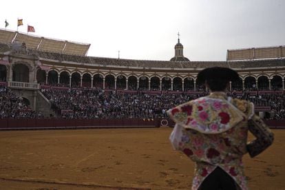 Tarde de toros en la plaza de la Real Maestranza de Sevilla.