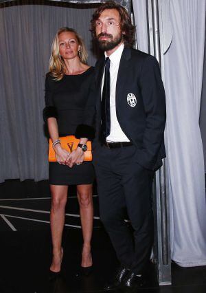 Pirlo, con su actual novia, Valentina Baldini, en la gala del Calcio, en 2014.
