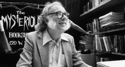 Isaac Asimov en la librer&iacute;a Mysterious Book Store de Nueva York en 1984.