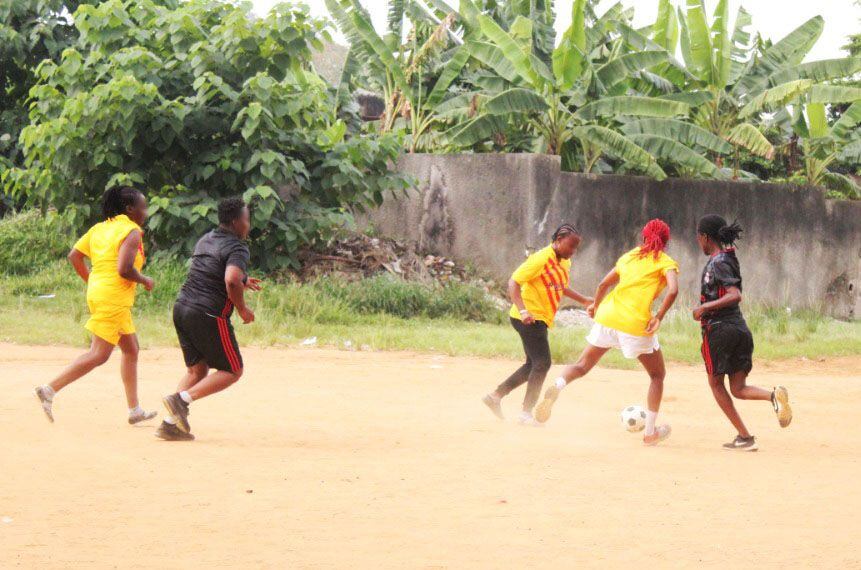El equipo de fútbol creado por Nicou Flore juega en Abiyán.