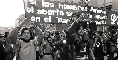 Manifestación convocada por la Plataforma de Organizaciones Femistas el 5 de mayo de 1978.