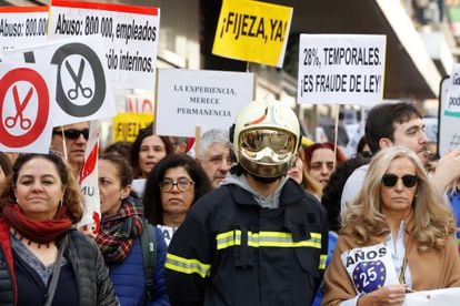Manifestación de 3.000 trabajadores interinos del sector público en Madrid el pasado mes de febrero, denunciando la precariedad, el fraude en la contratación y el abuso de temporalidad.