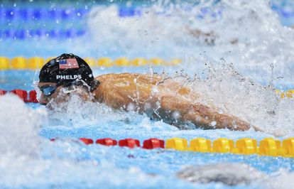 Phelps nada el relevo 4x100m, su última carrera, en los Juegos de Londres.