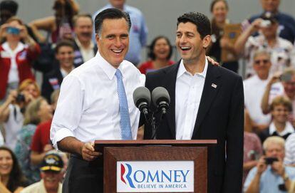 El candidato republicano, Mitt Romney, y su compa&ntilde;ero de candidatura, Paul Ryan.
 