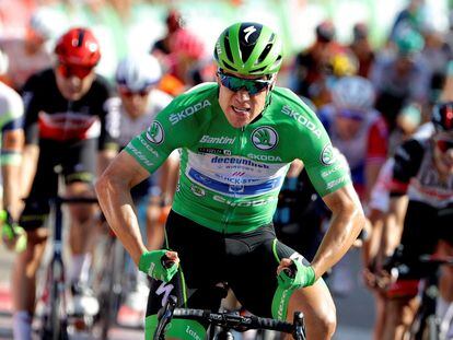 Jakobsen se hace increíble Hulk para celebrar su tercera victoria en la Vuelta.