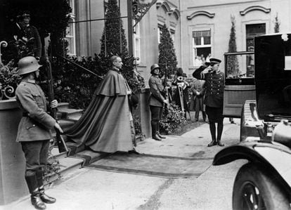 Eugenio Pacelli, el futuro Pío XII, durante una visita a Berlín como secretario de Estado vaticano, en 1929.