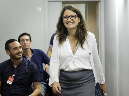 La portavoz del Consell, Mónica Oltra, al comienzo de la rueda de prensa de los viernes.